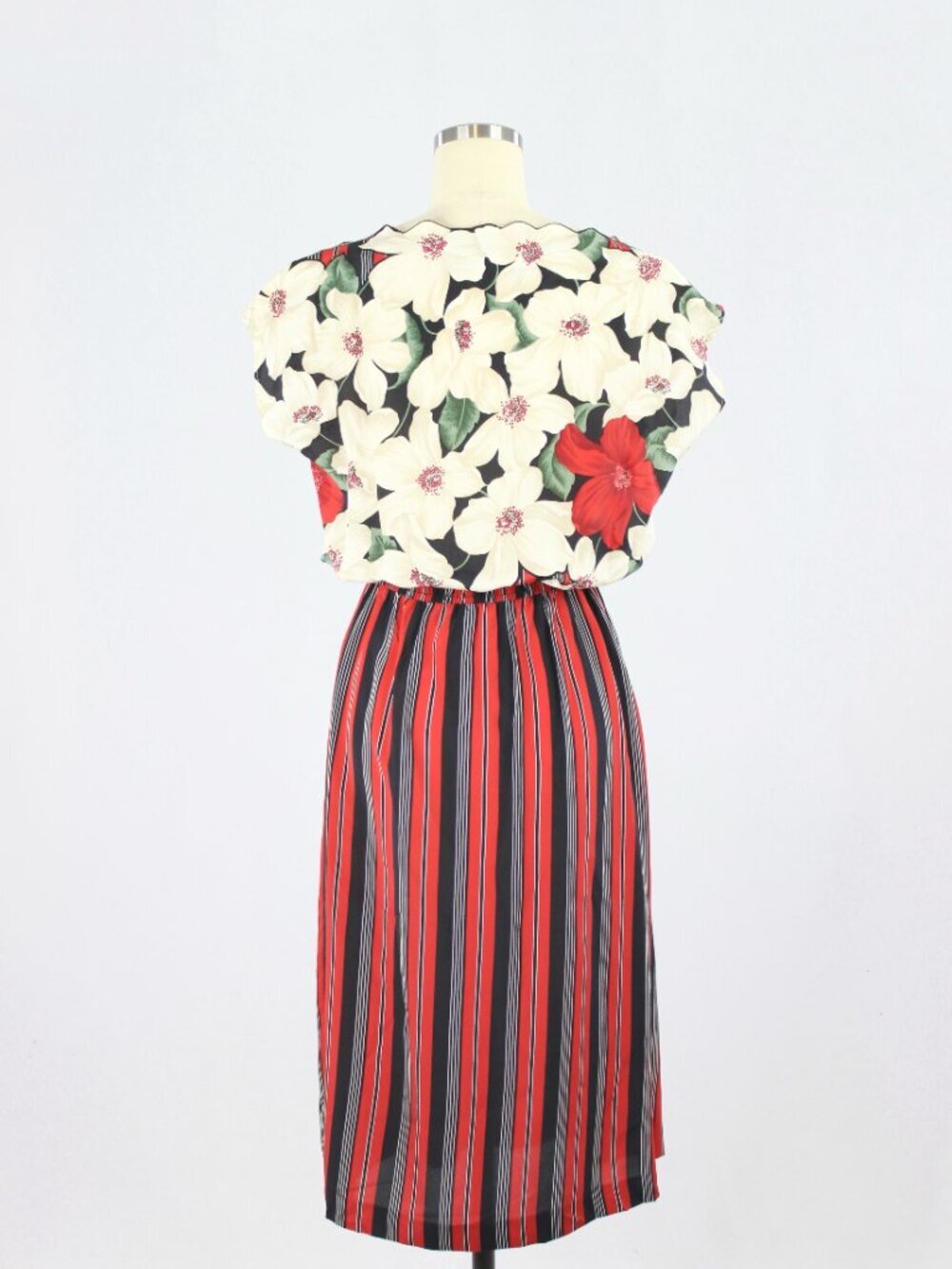 Vintage 80's MIMMINA Ivory Red Floral Striped Beaded Silk Crepe Dress, Size S - Picture 3 of 15